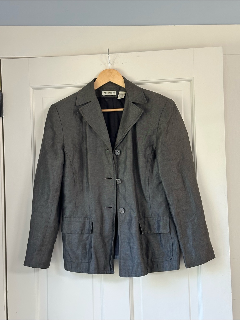 Ann Taylor Gray Sharkskin Button Front Blazer, Size 6